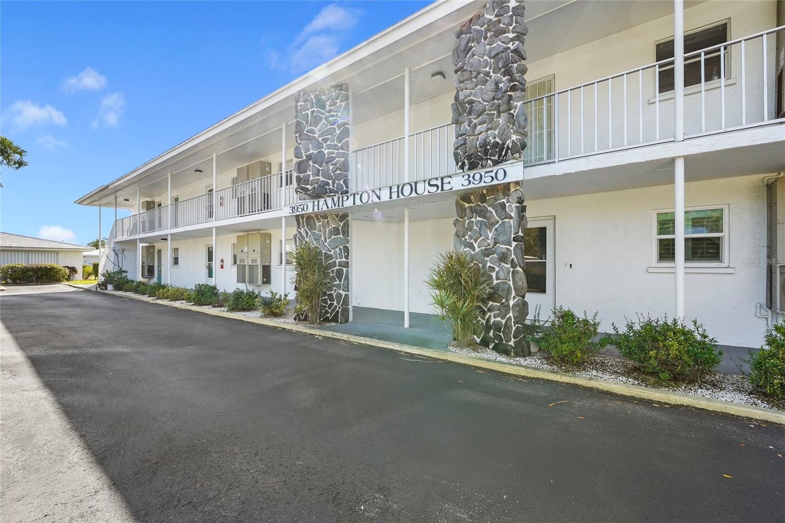 3950 ROXANE BLVD #2B