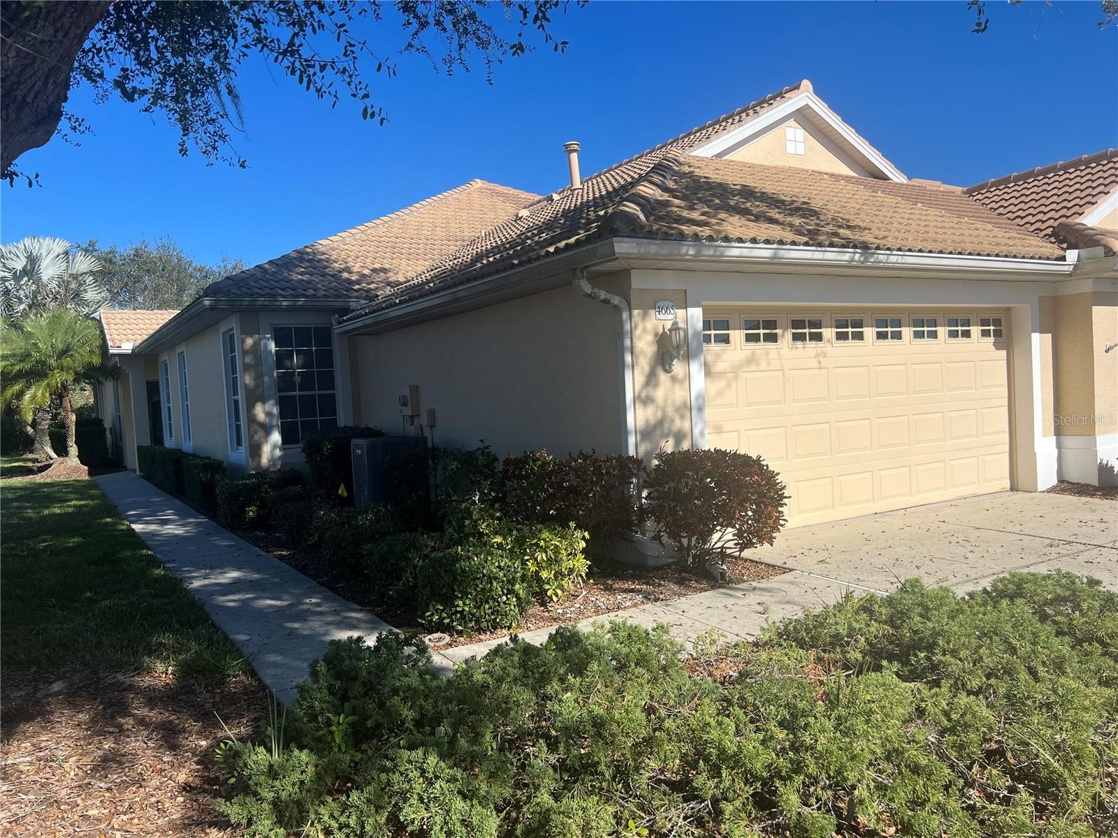 4665 WHISPERING OAKS DR