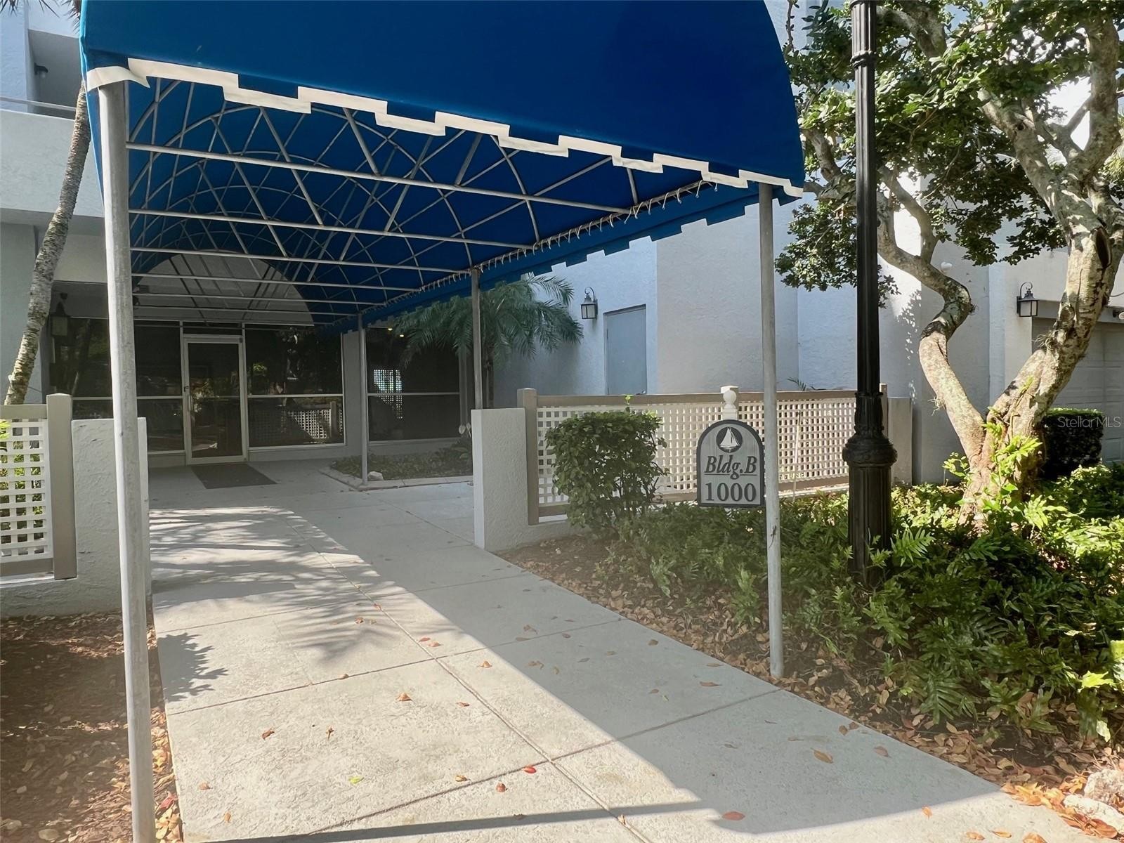 1000 RIVERSIDE DR #B104