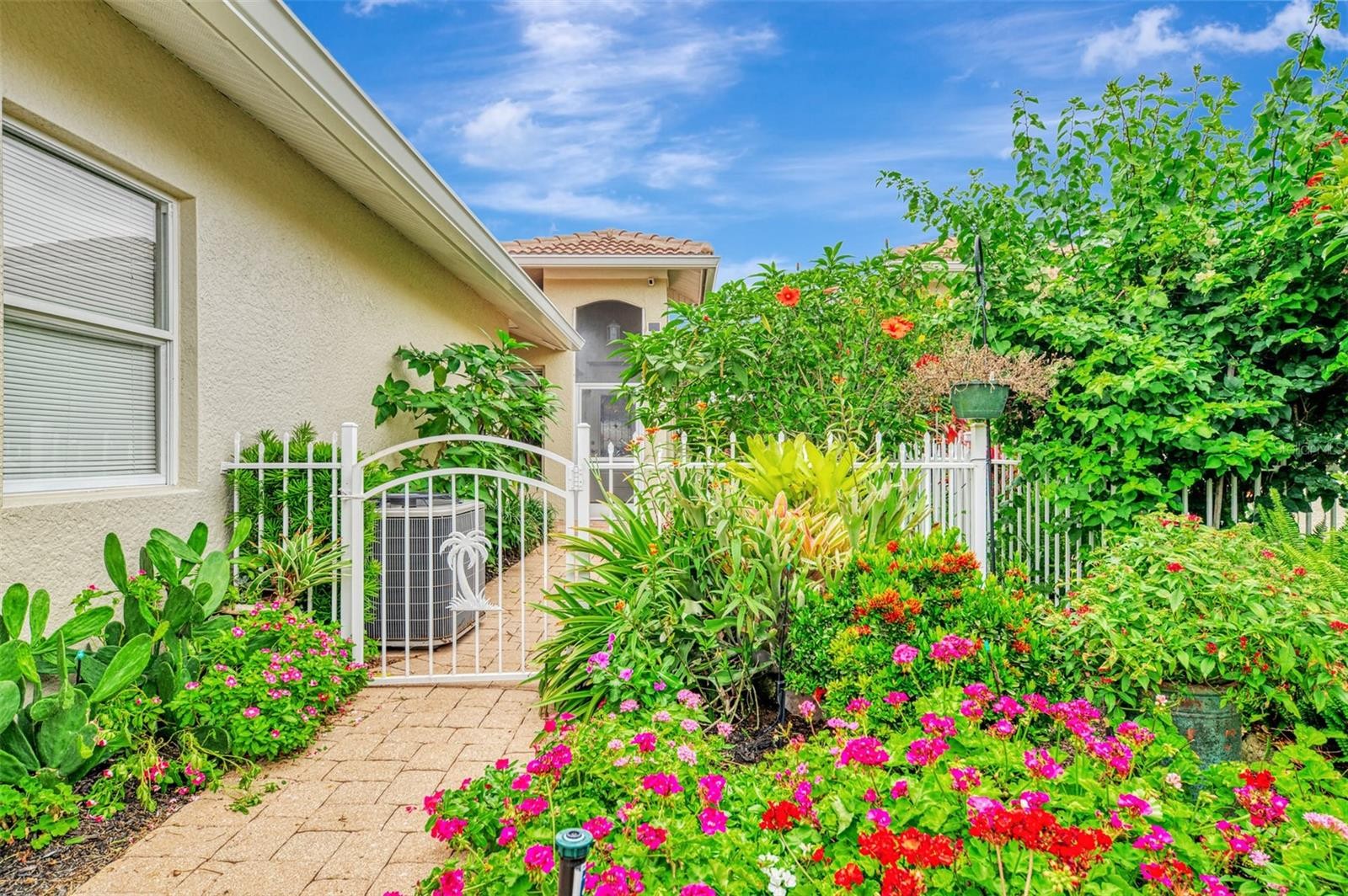 1078 TOPELIS DR