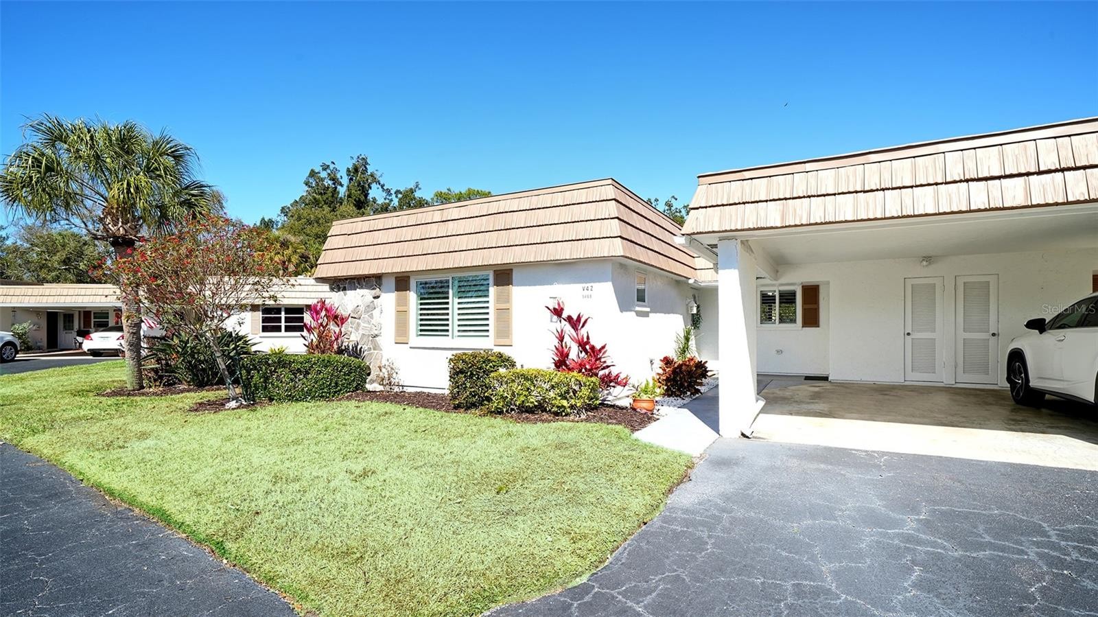 5469 RIVERBLUFF CIR #42