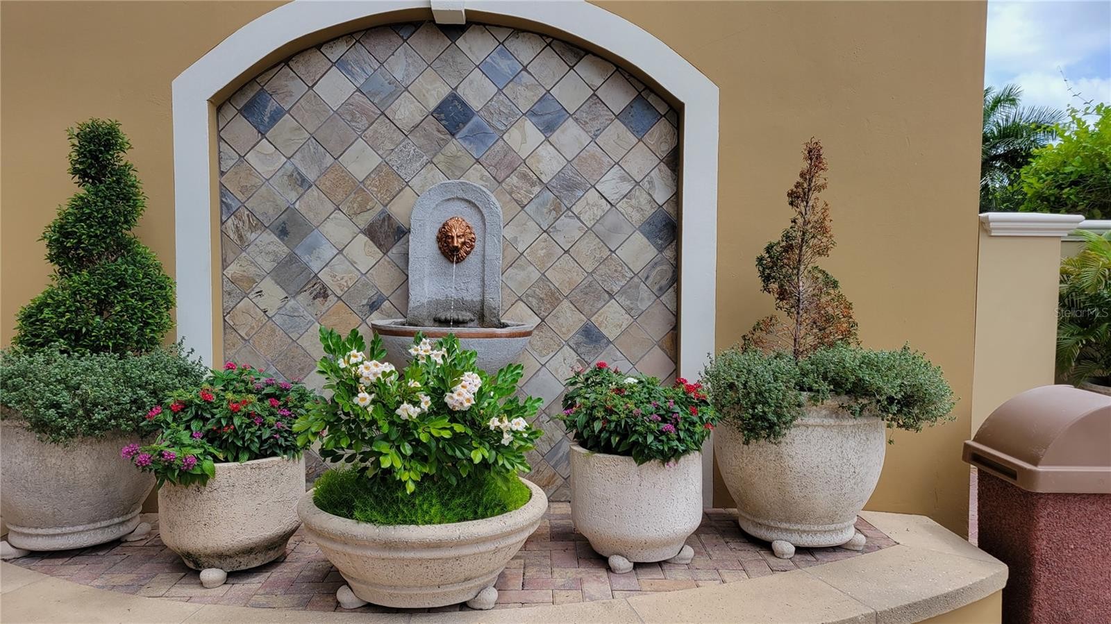 1064 N TAMIAMI TRL #1325