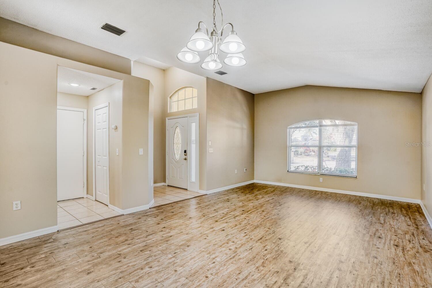 6242 WHITE CLOVER CIRCLE