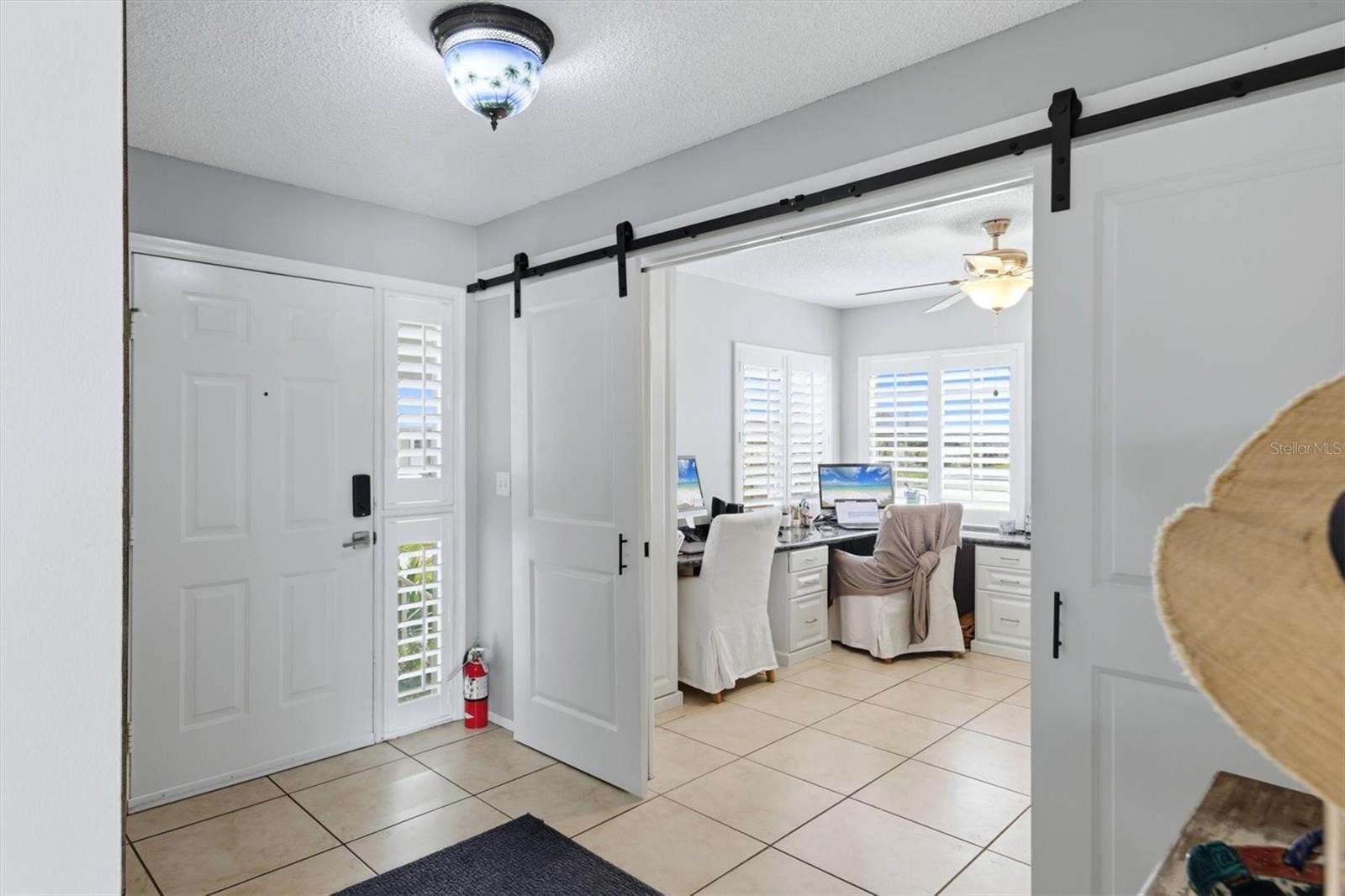 1103 EDGEWATER CIR #1103