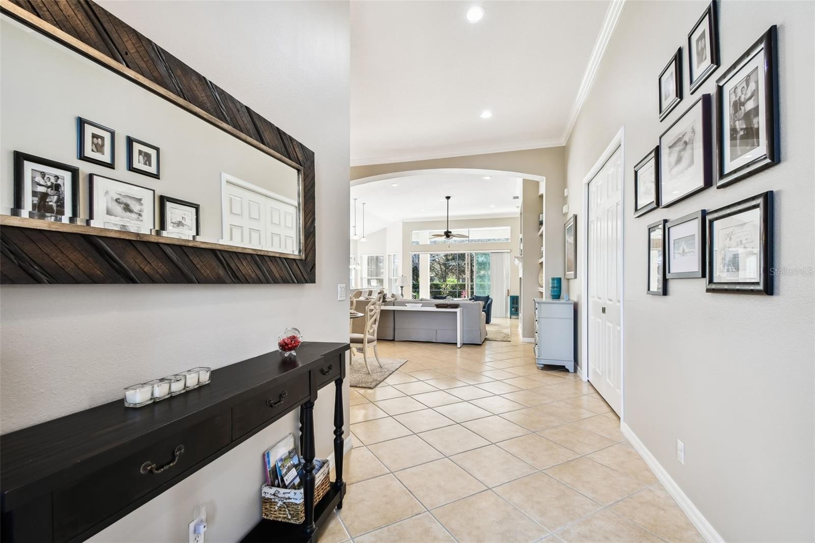 7328 LAKE FOREST GLN