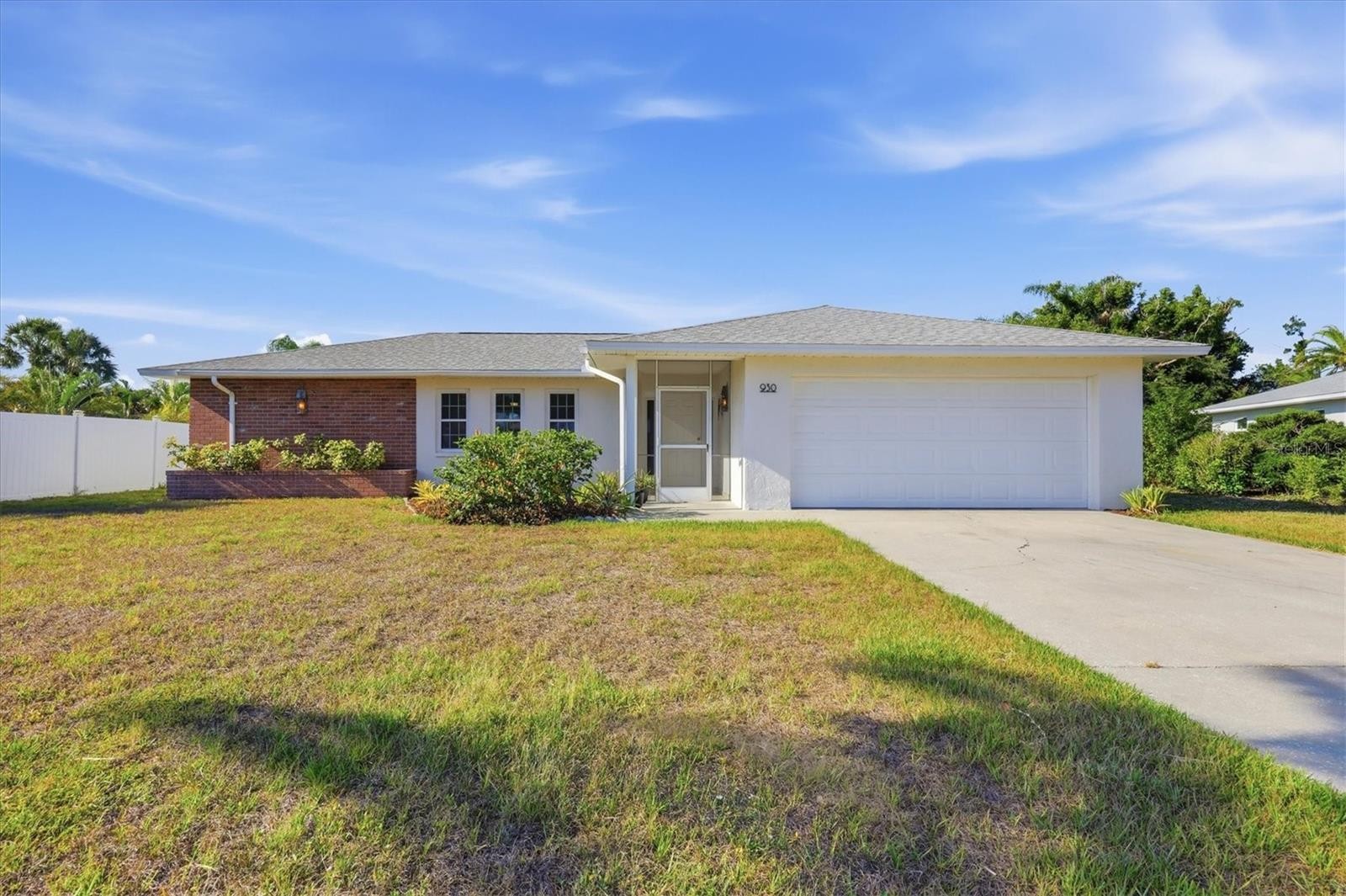 930 W KATHY CT