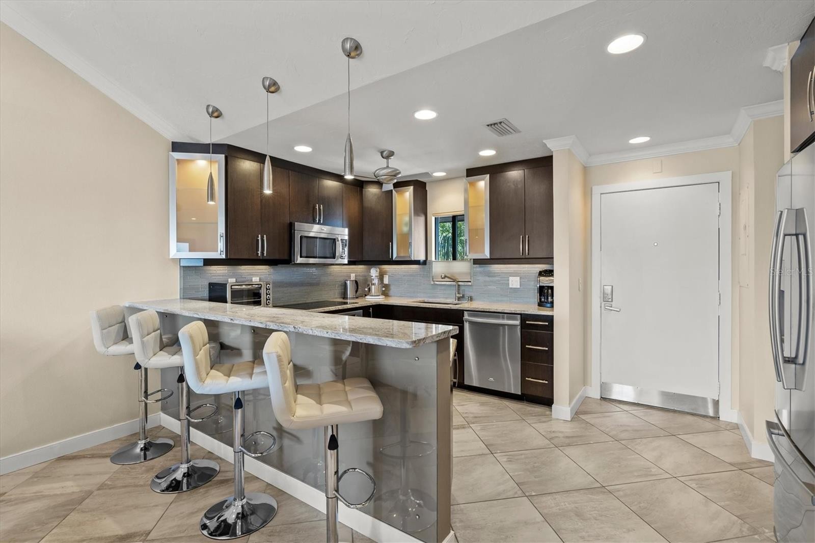 1624 STICKNEY POINT RD #24-407