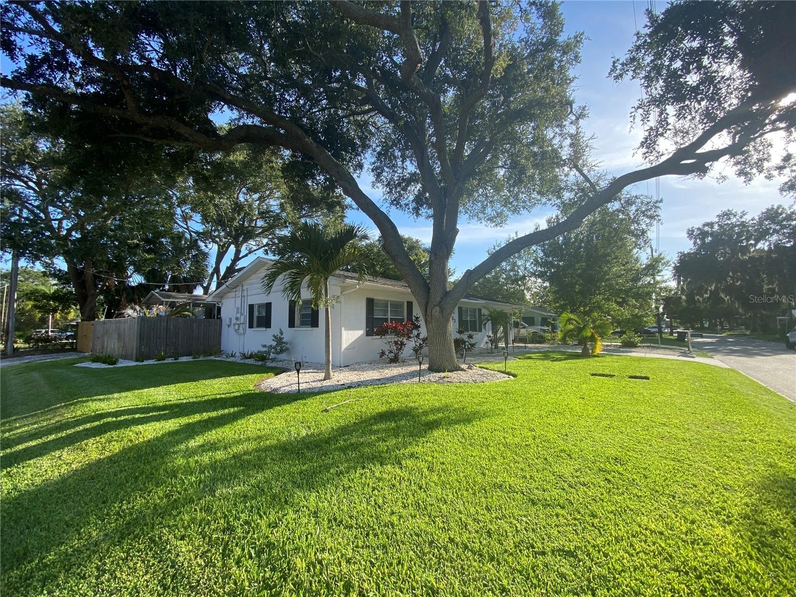 1803 9TH ST W