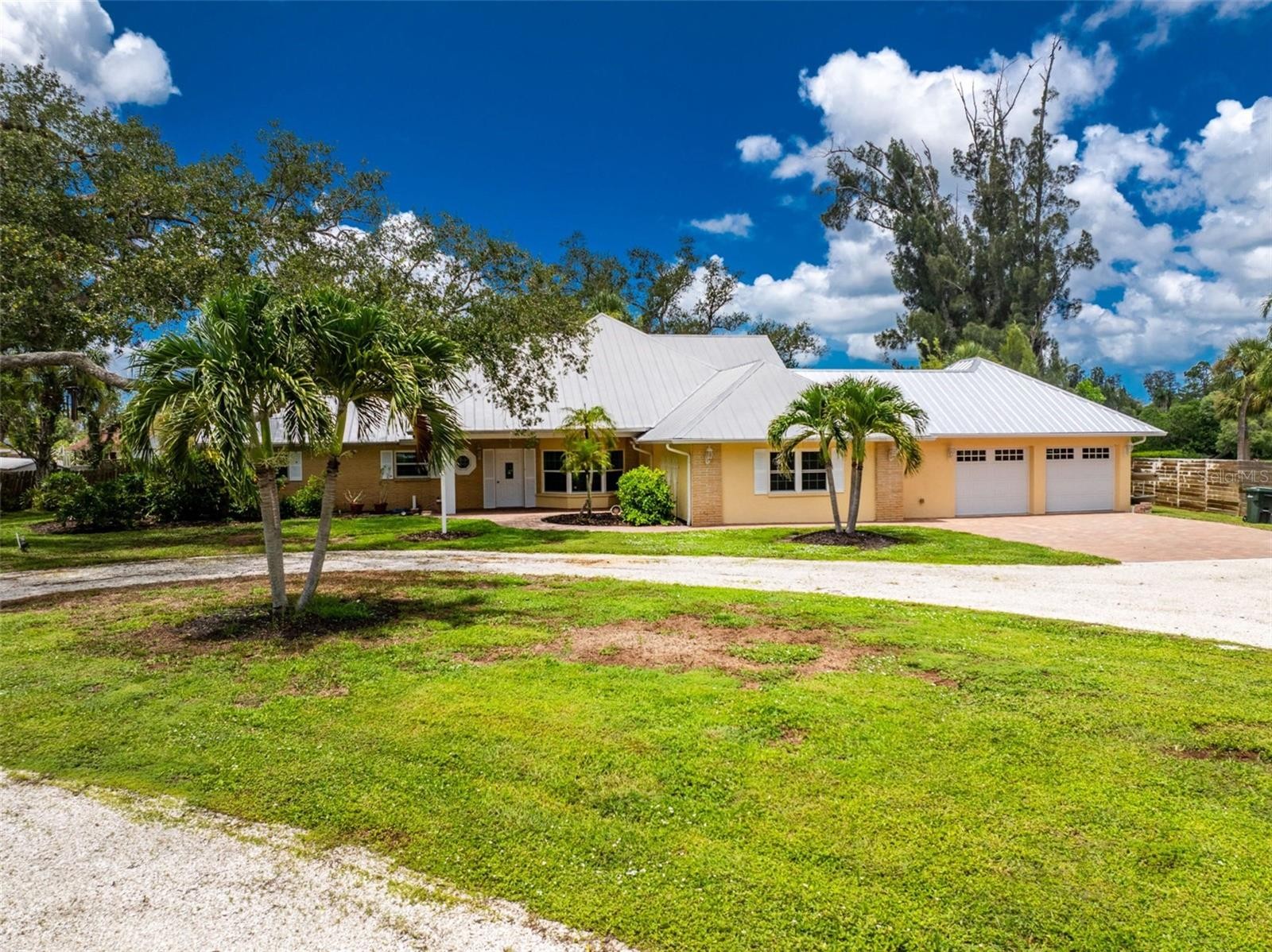 200 S OXFORD DR