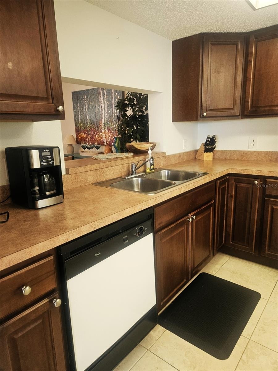 307 PINE HOLLOW CIR #307