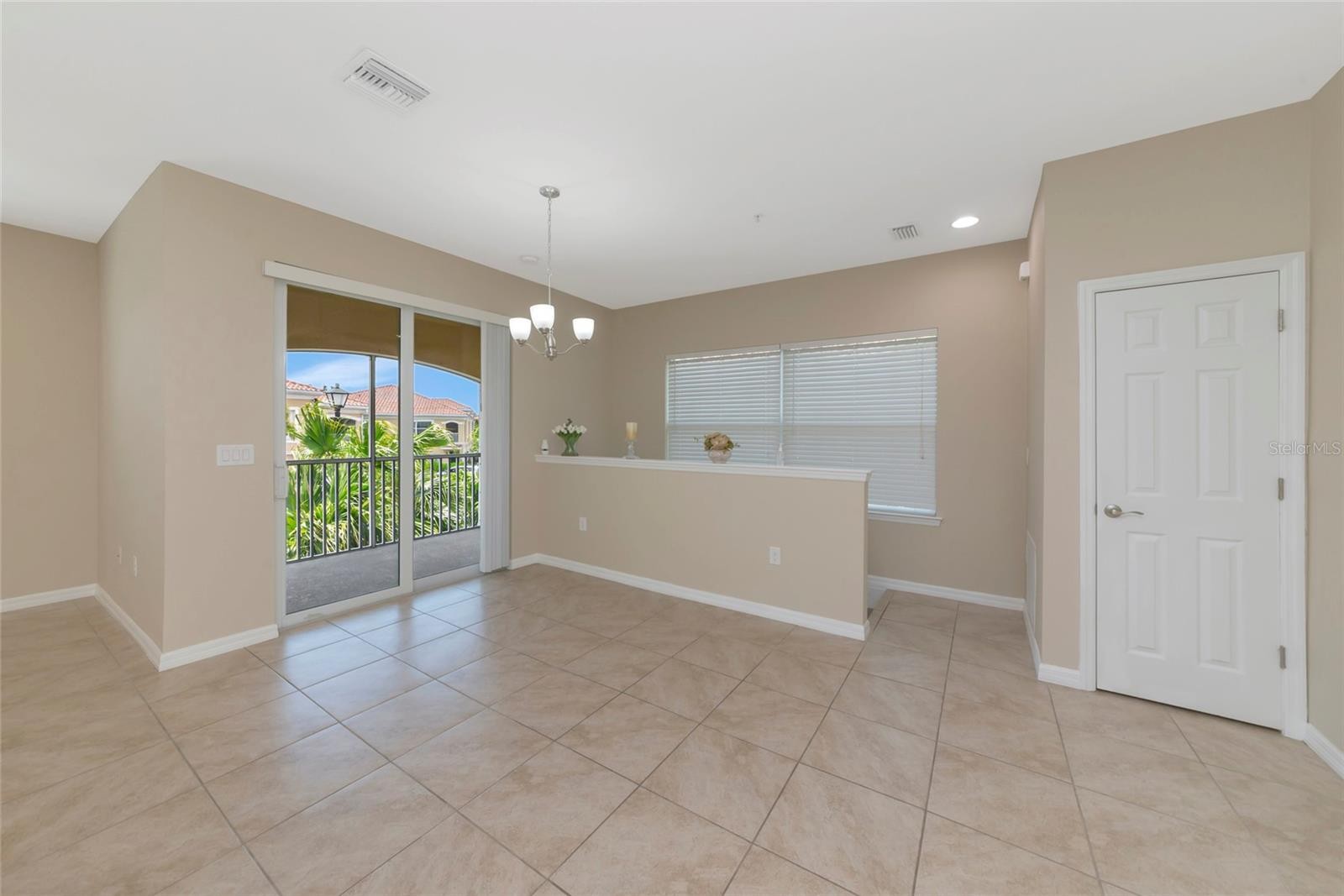 4296 EXPEDITION WAY #104