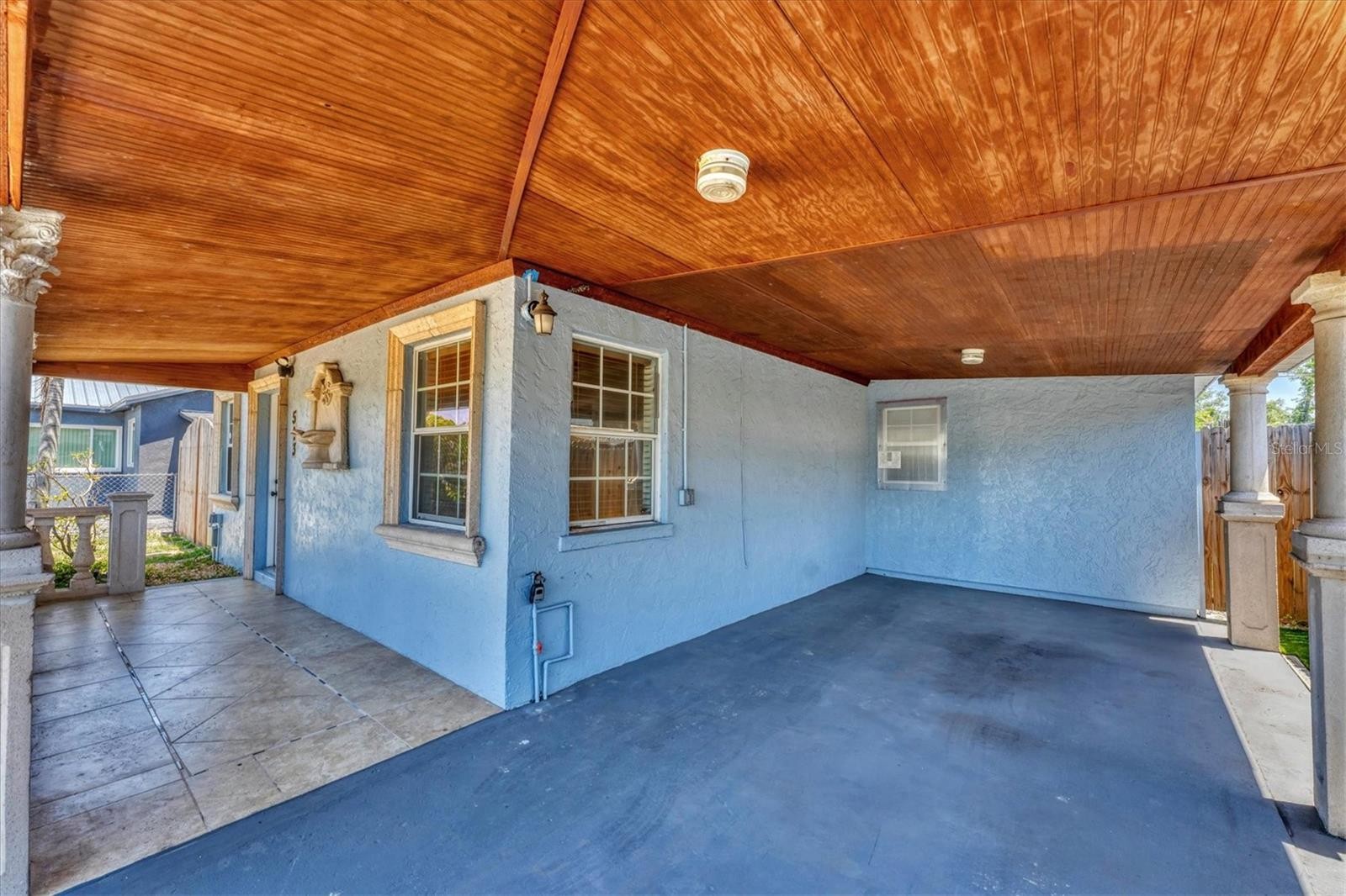 513 25TH AVE W