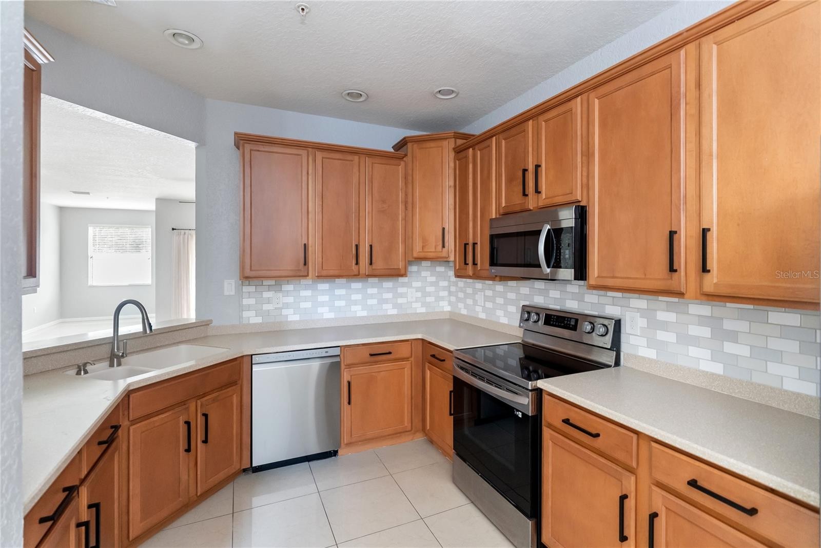 3769 PARKRIDGE CIR #4-103