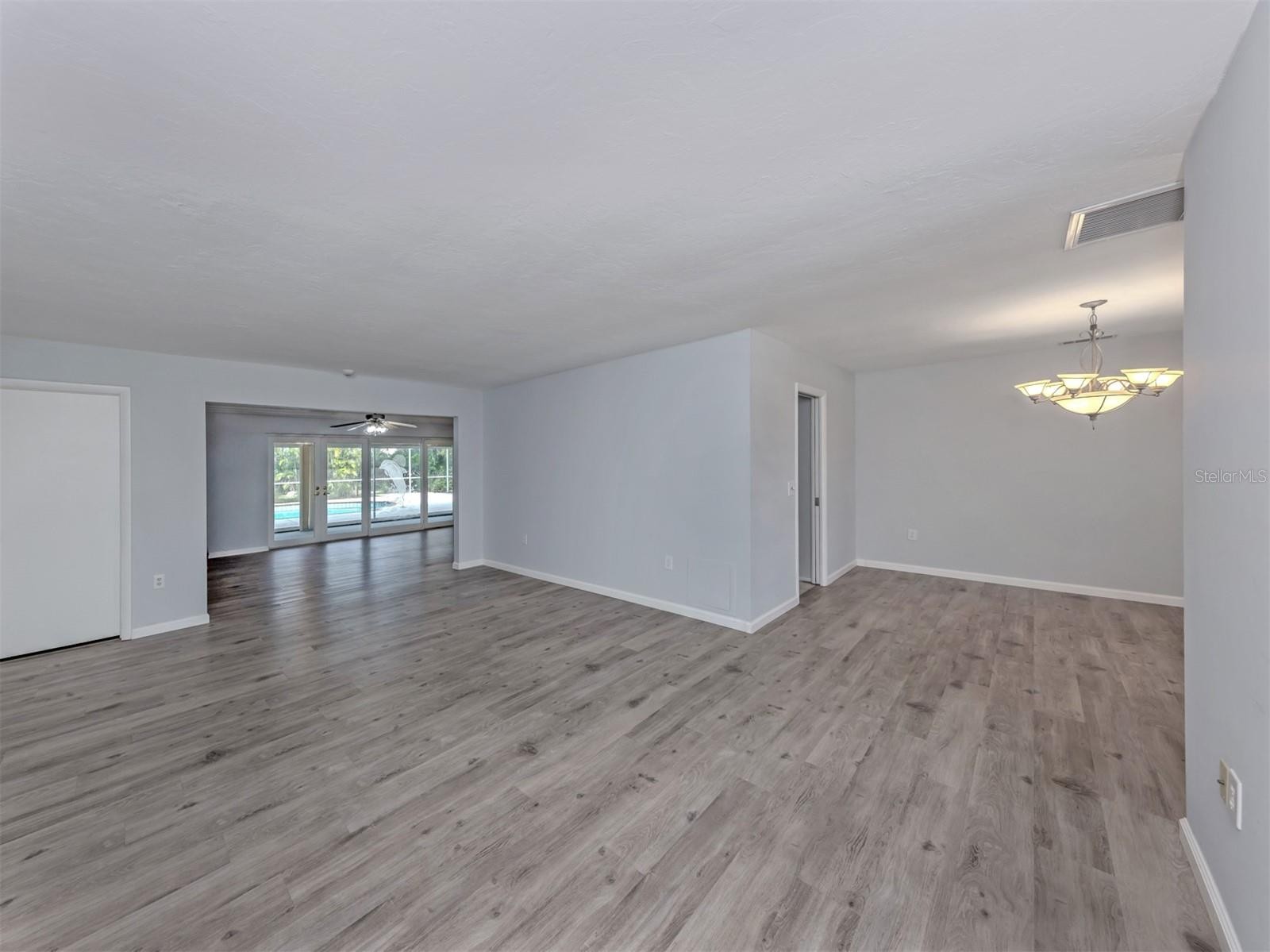 1720 SANDY CT