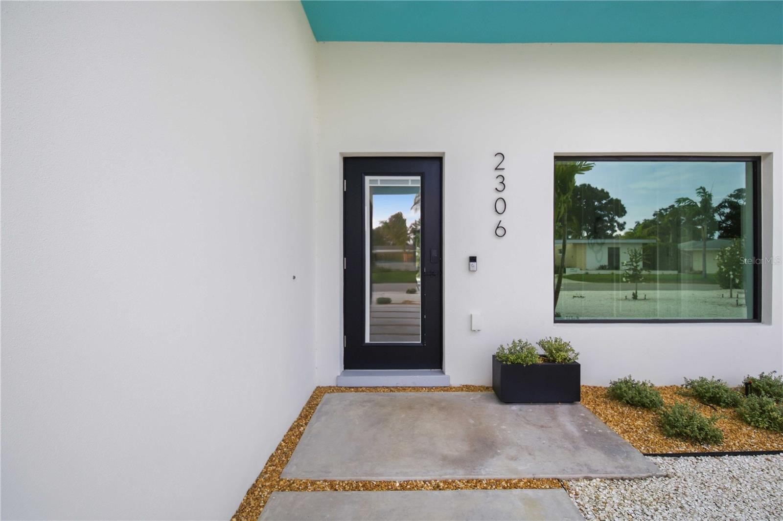 2306 VALENCIA DR