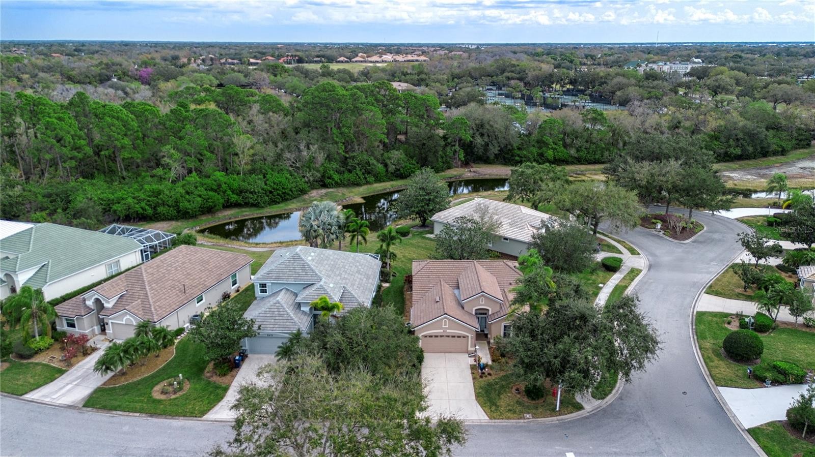 8419 WHISPERING WOODS CT