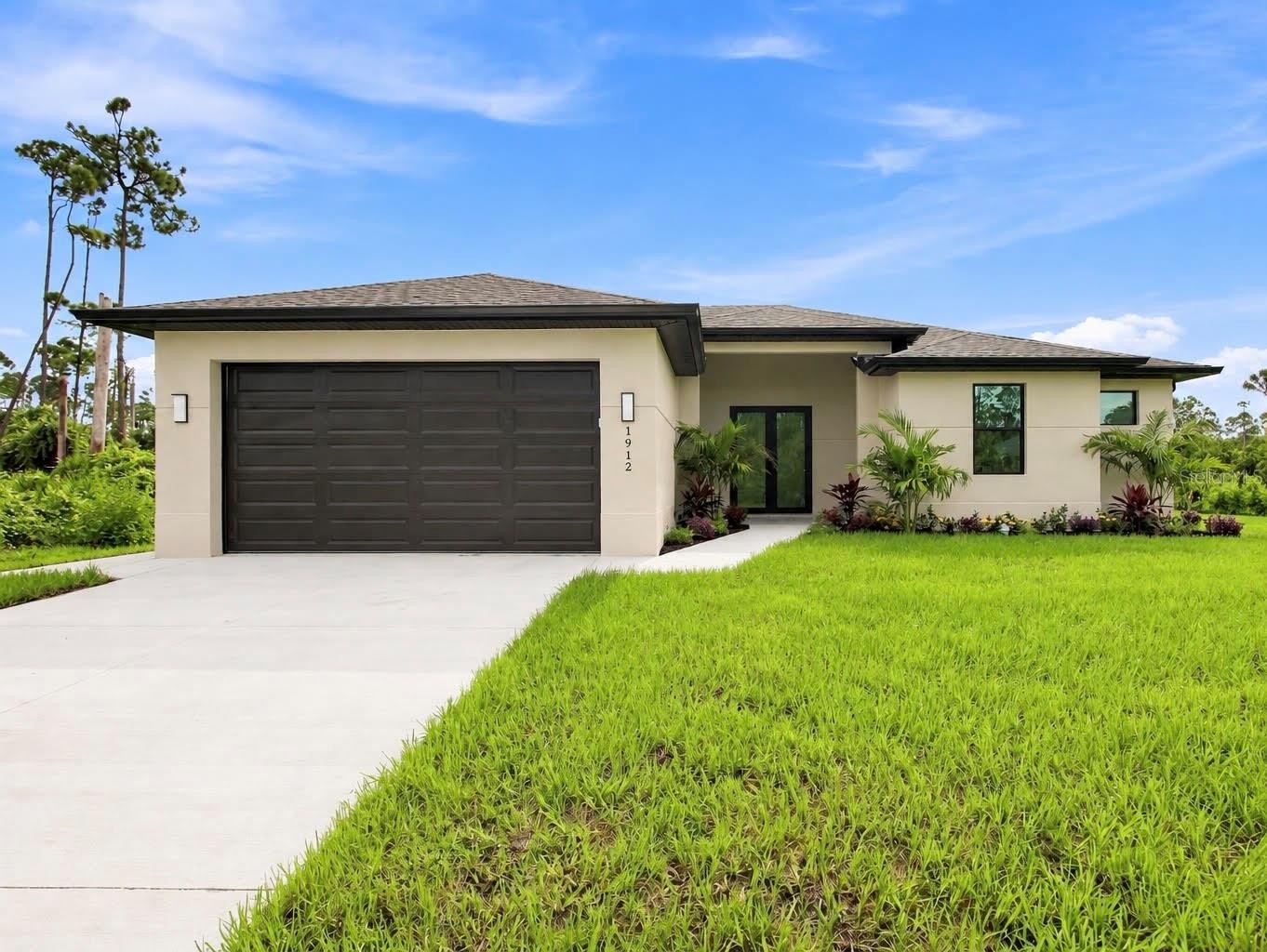 1912 HAGERICK LN