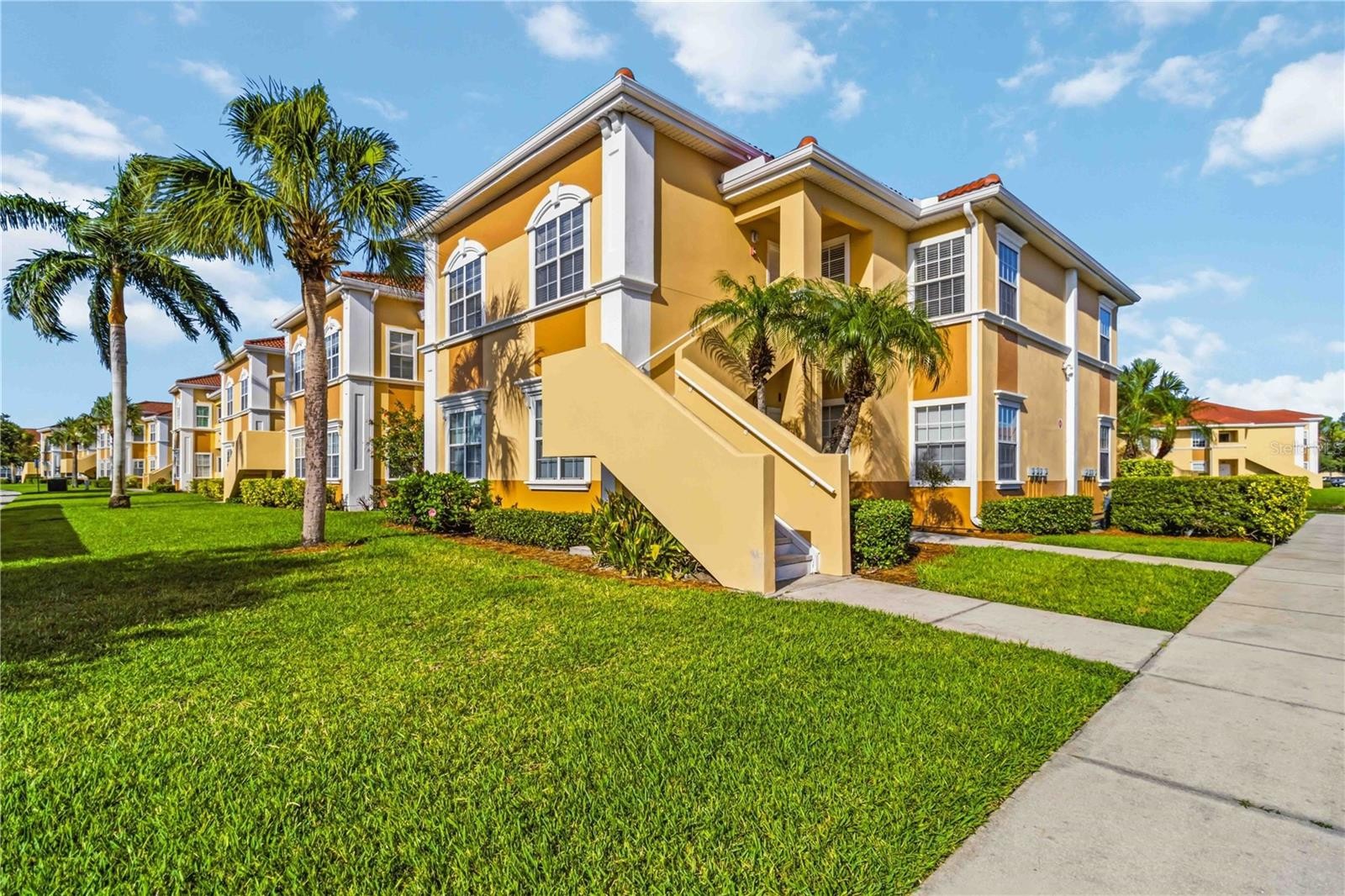 1025 VILLAGIO CIR #204
