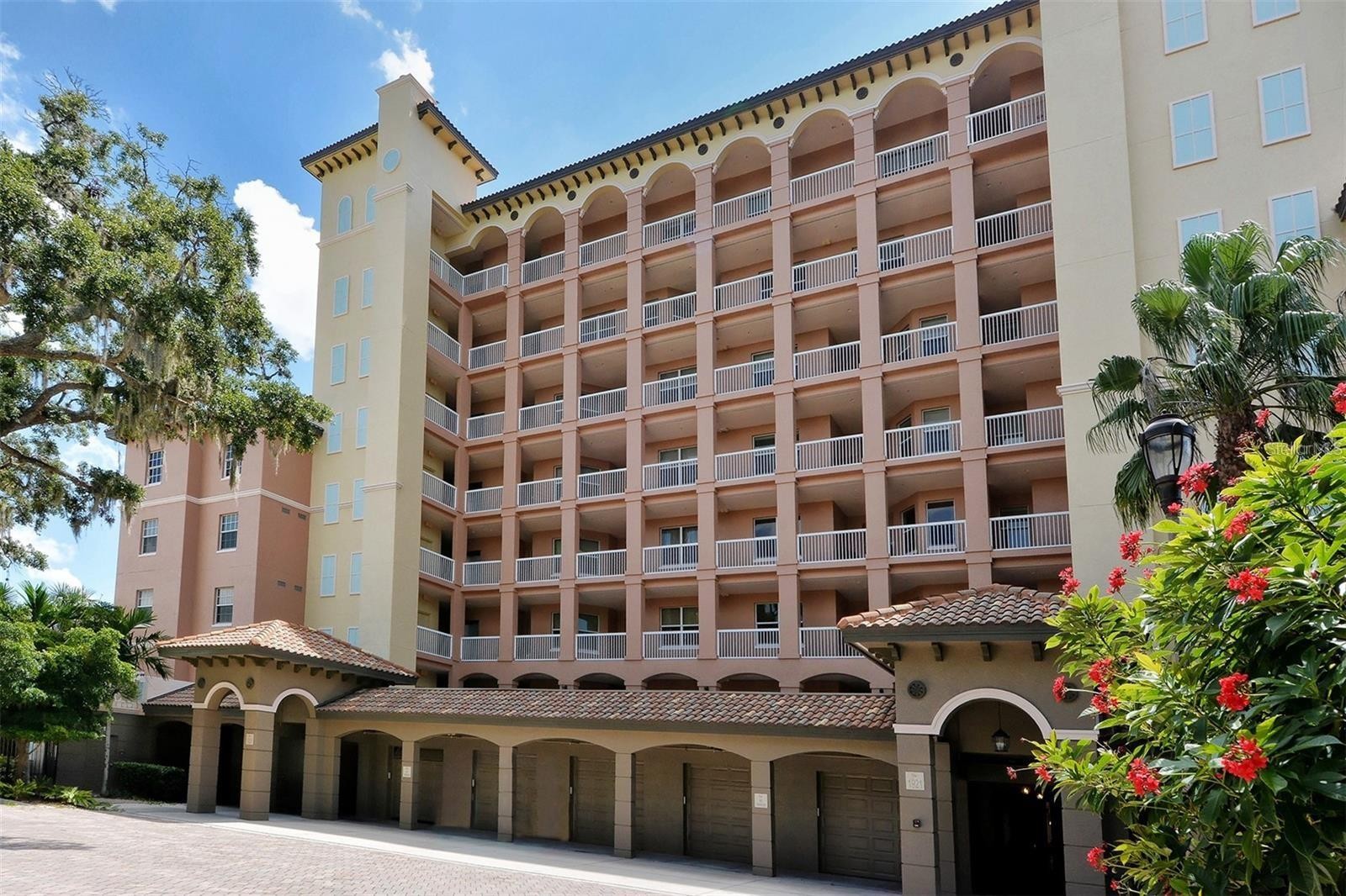 1921 MONTE CARLO DR #302