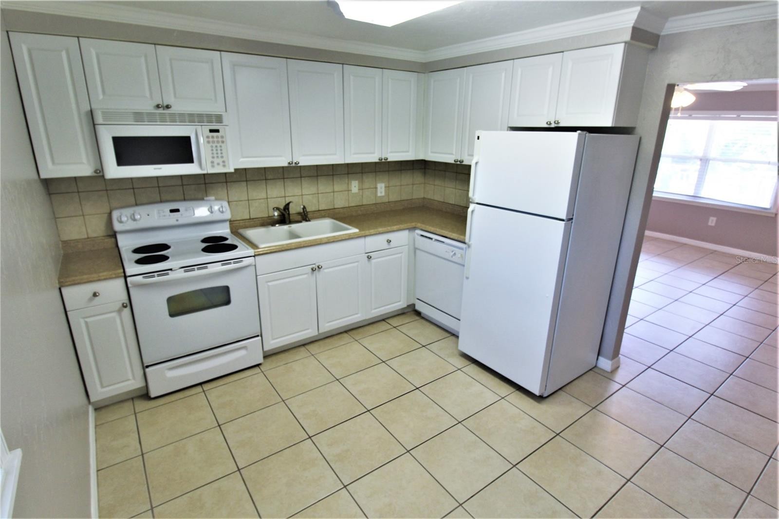 1638 REDWOOD ST #5