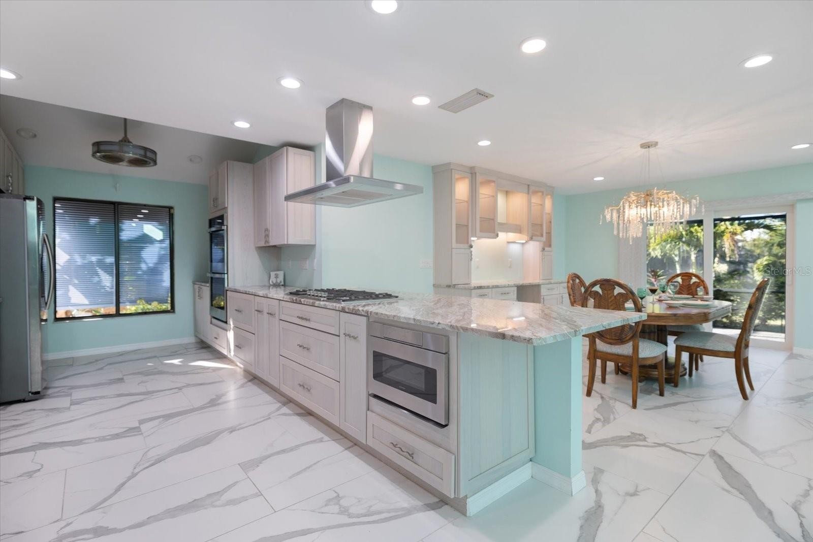 238 LOOKOUT POINT DR