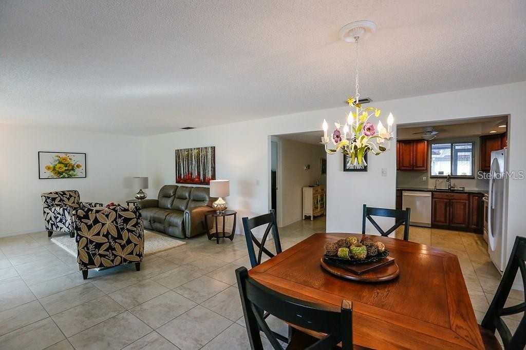 3925 GLEN OAKS DR E #50