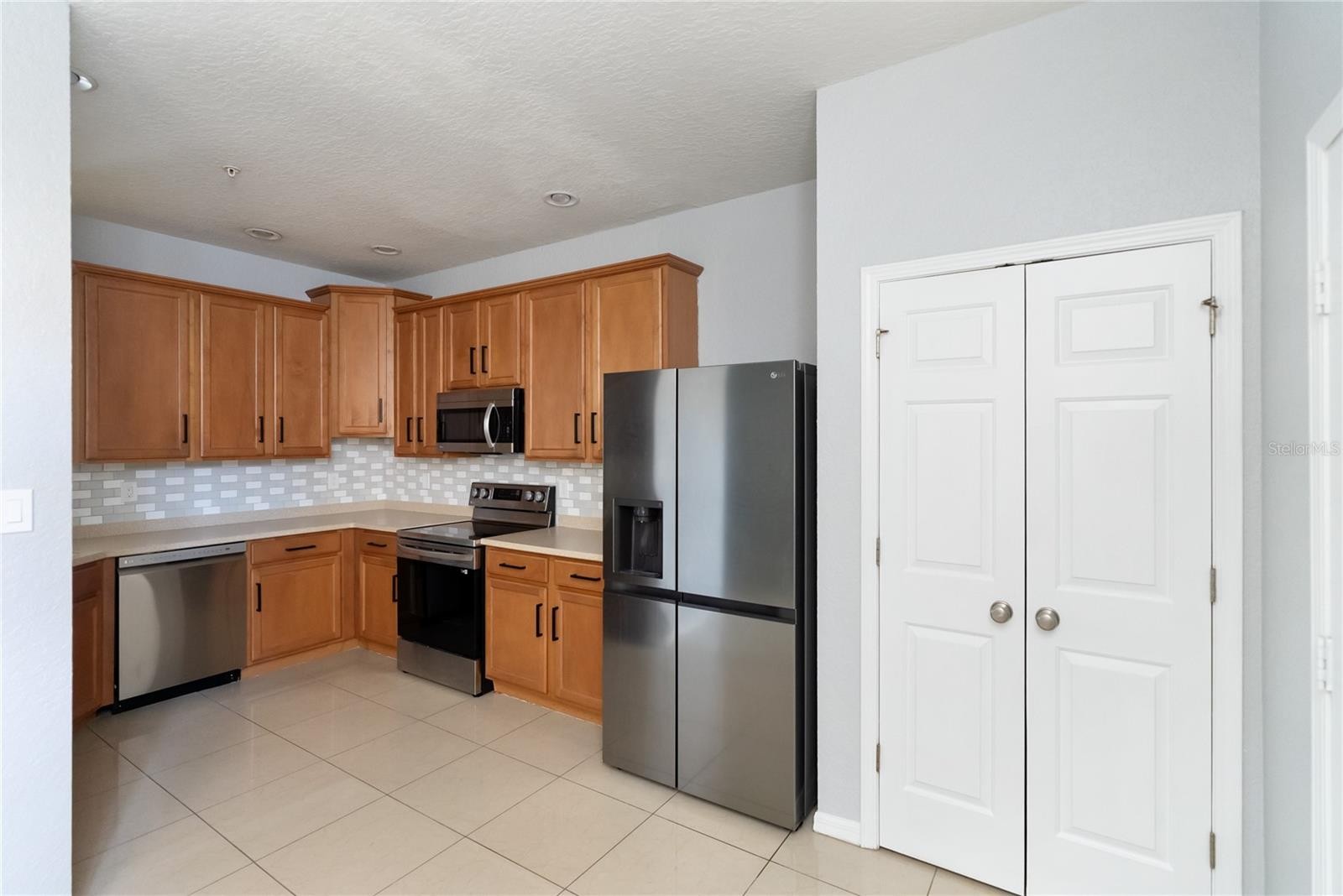 3769 PARKRIDGE CIR #4-103