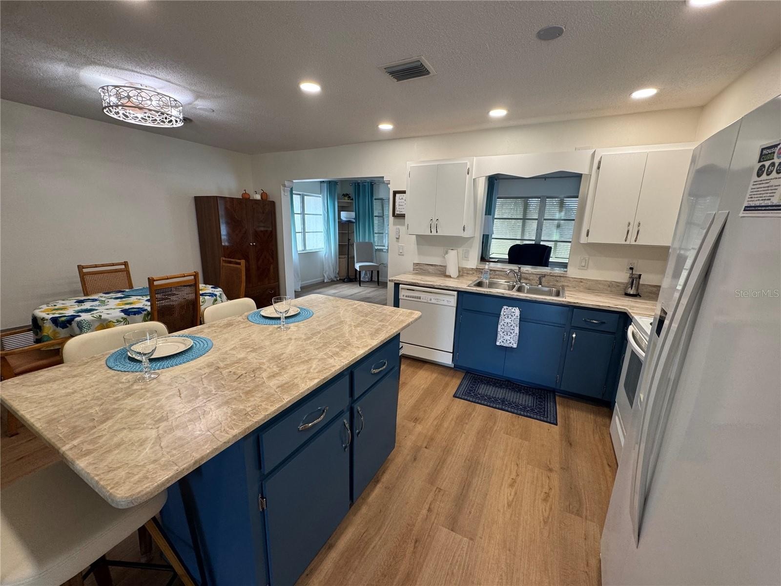 28 CLINTWOOD AVE