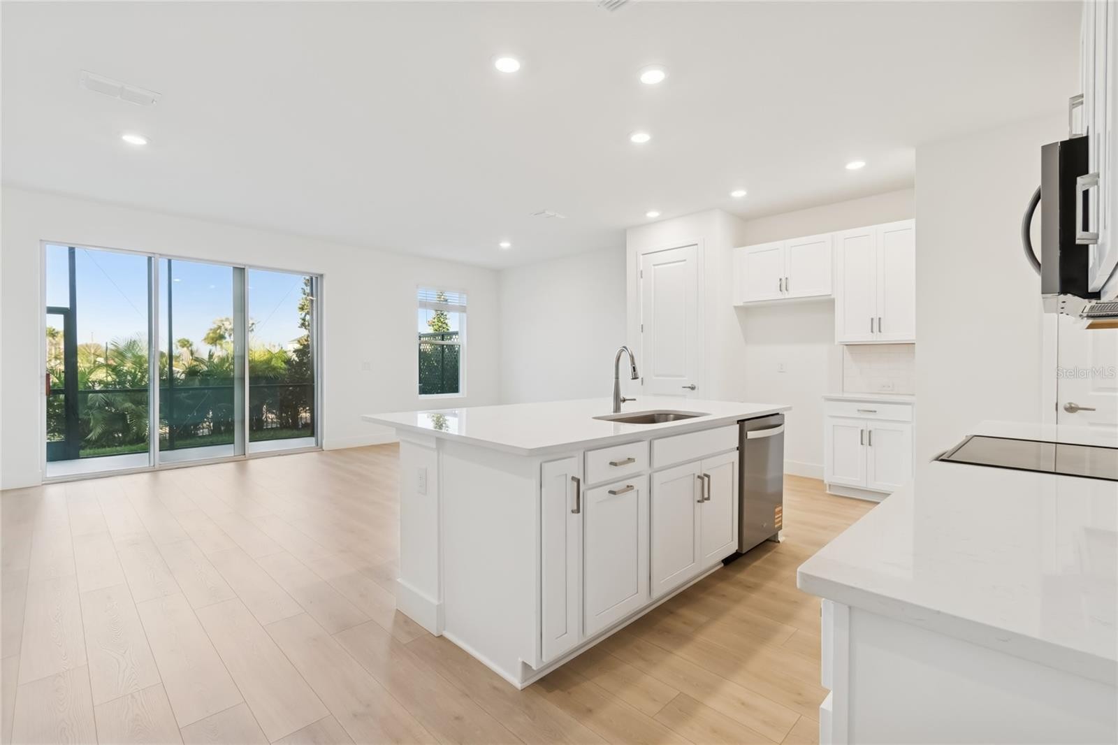 11726 FULL MOON LOOP