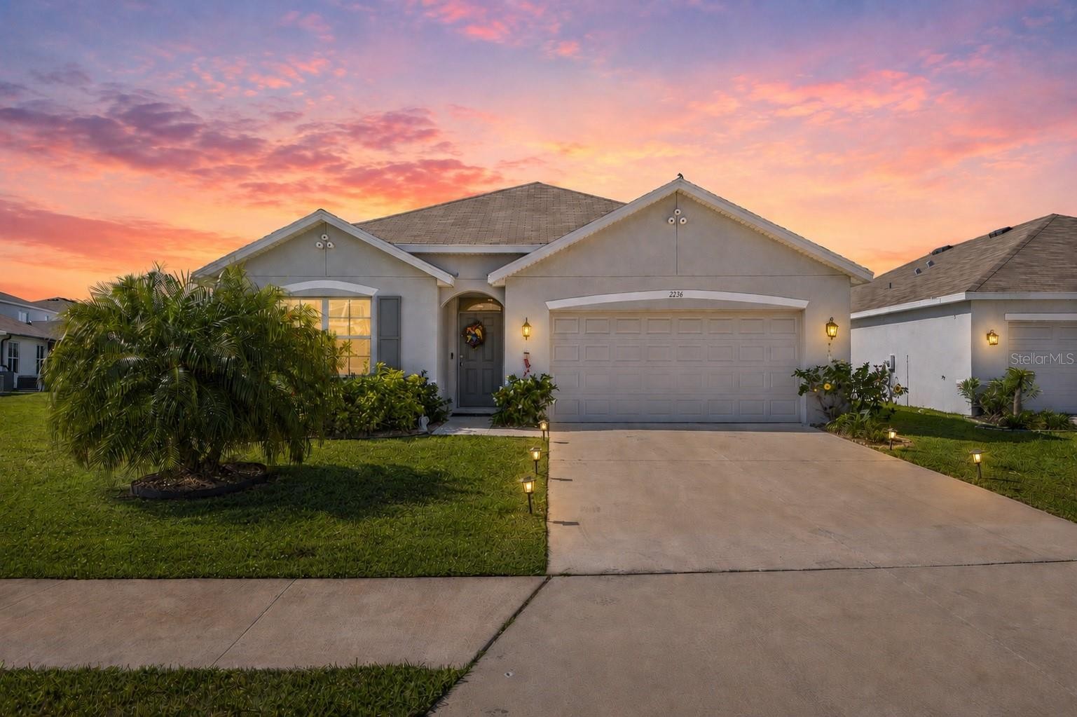 2236 GRAND FLORA TRL