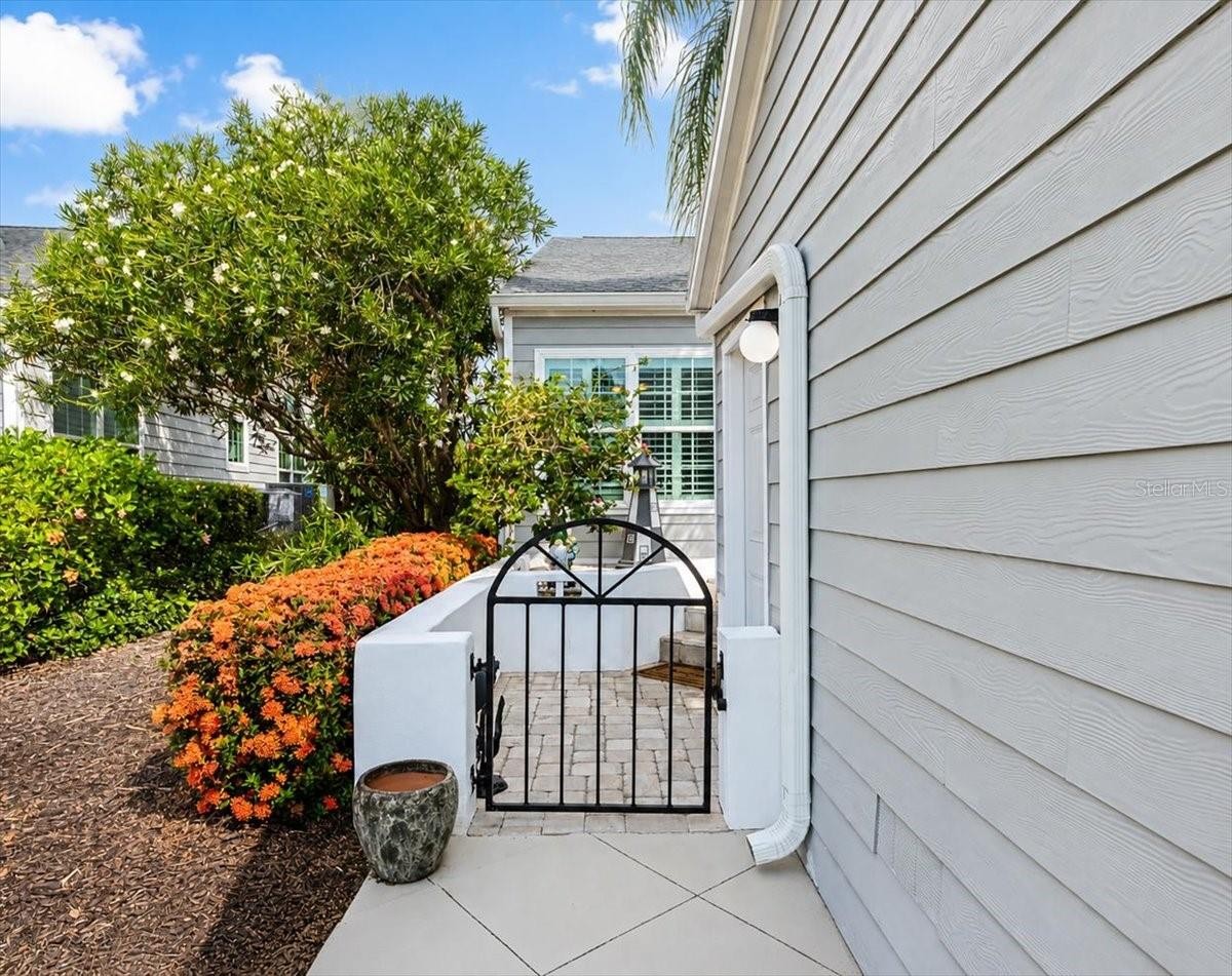 1240 SPOONBILL LANDINGS CIR