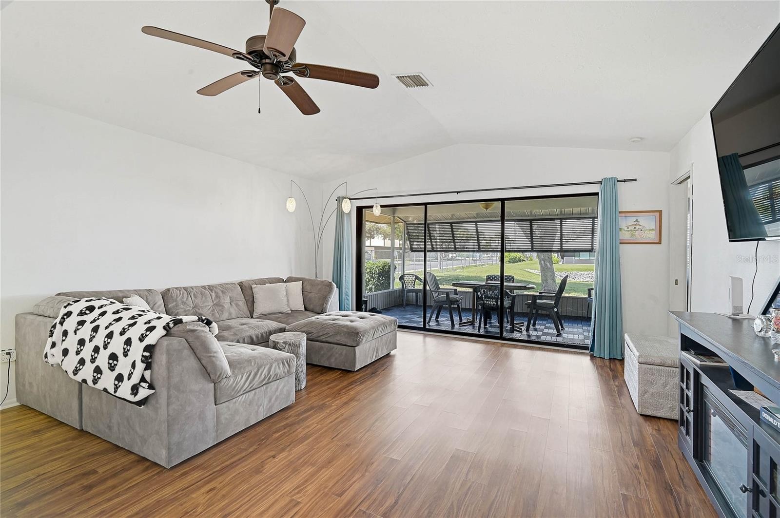 57 SANDSTONE CIR