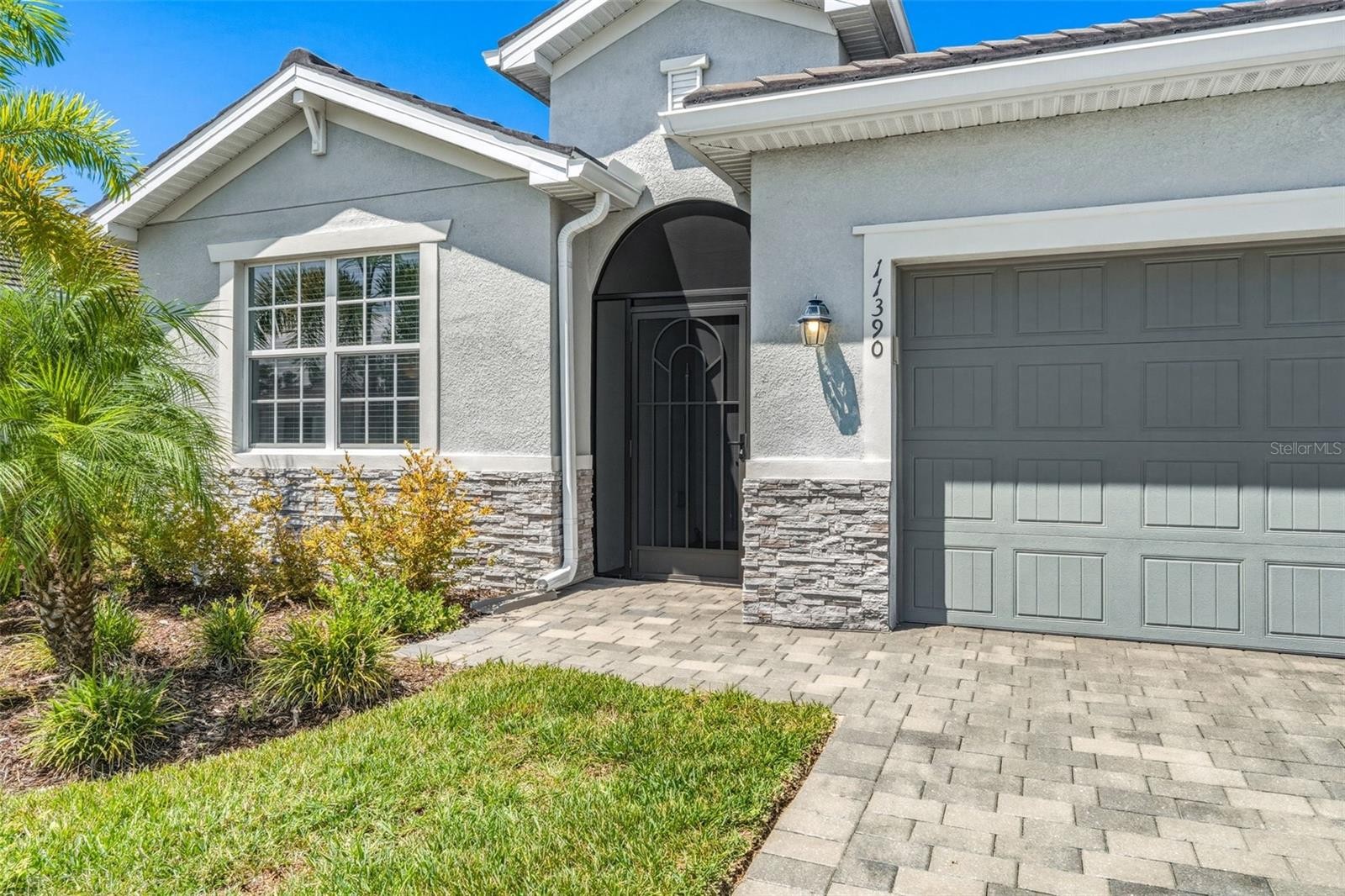 11390 BURGUNDY DR