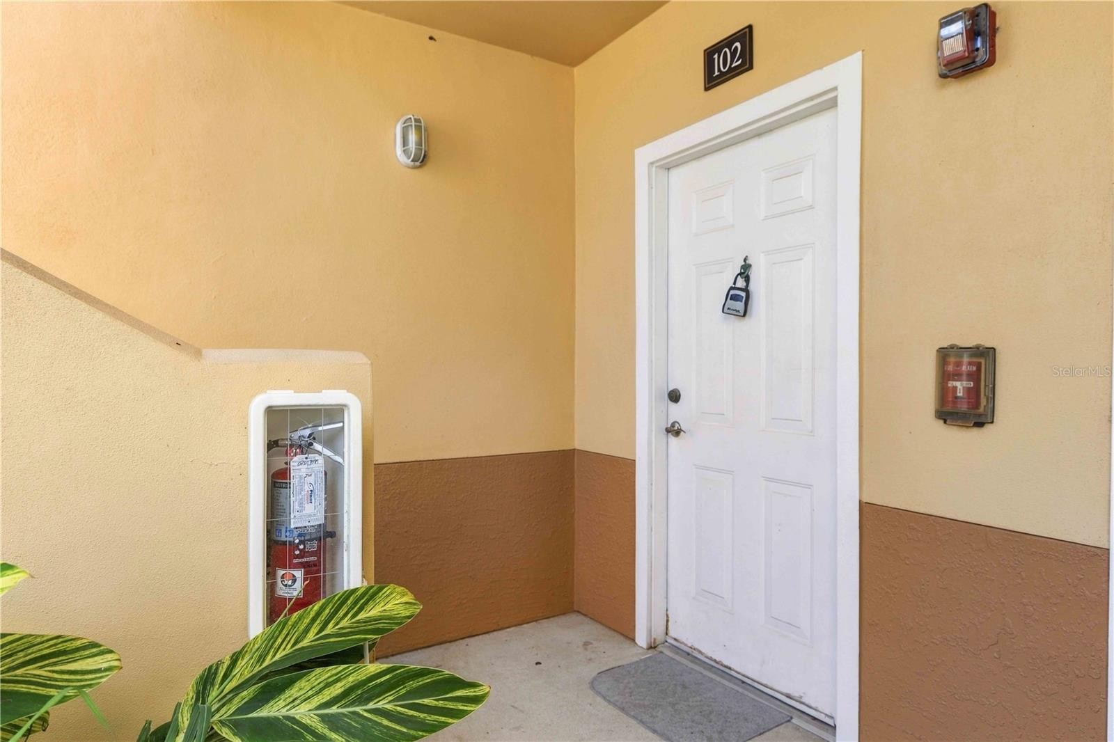 1015 VILLAGIO CIR #102