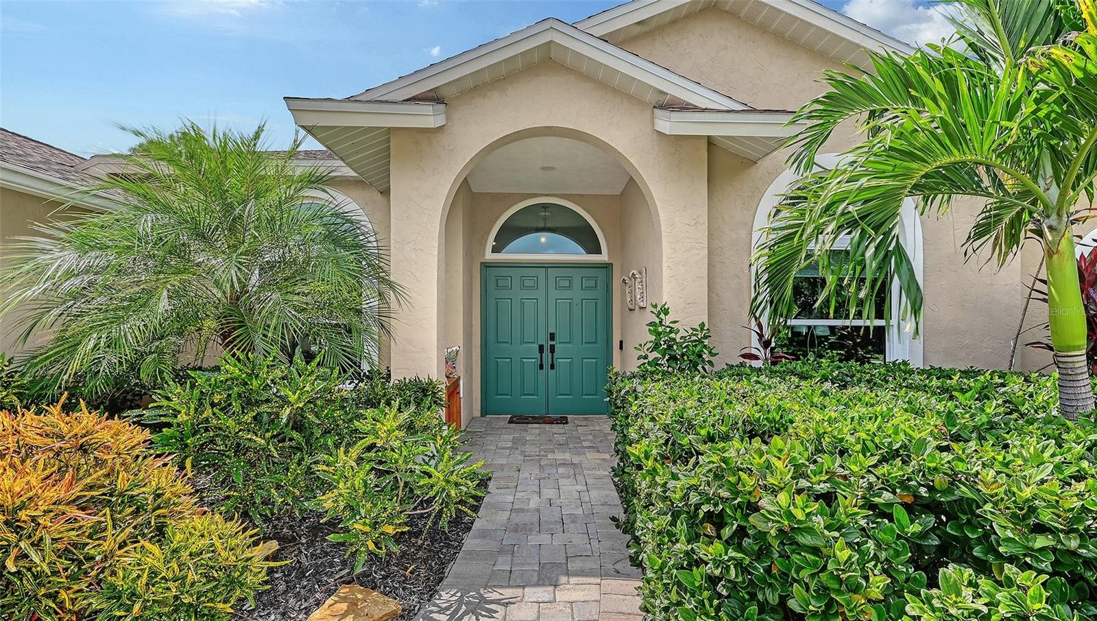 5220 SUNNYDALE CIR S