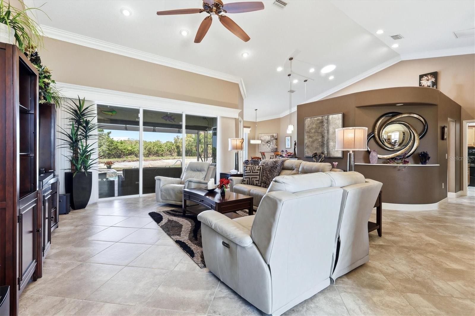 6123 90TH AVENUE CIR E