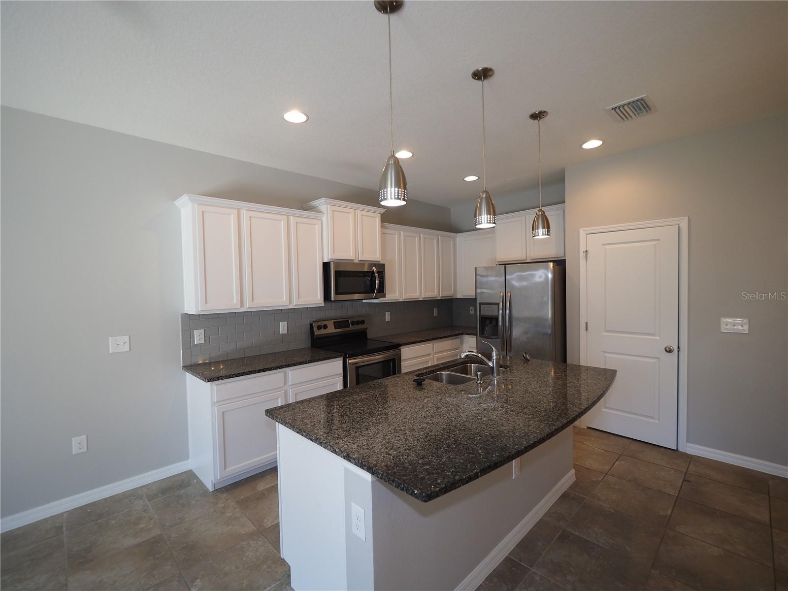 2615 MIDNIGHT PEARL DR