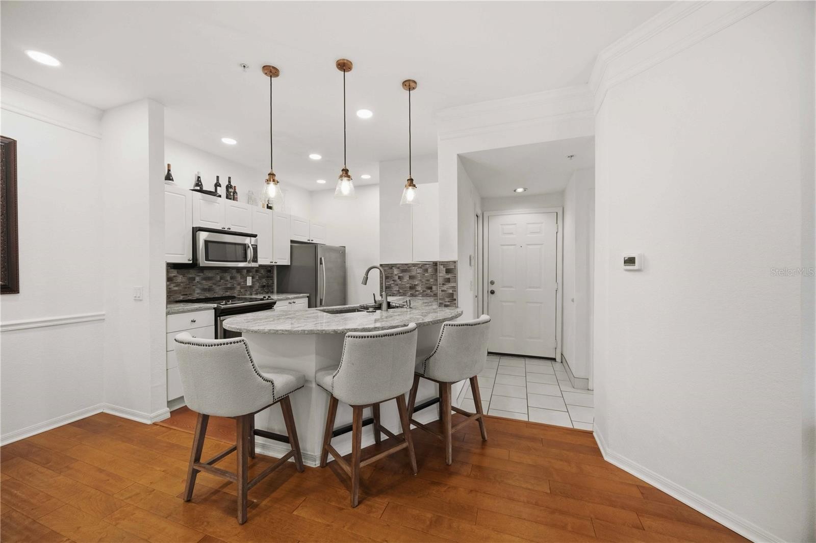 5180 NORTHRIDGE RD #207