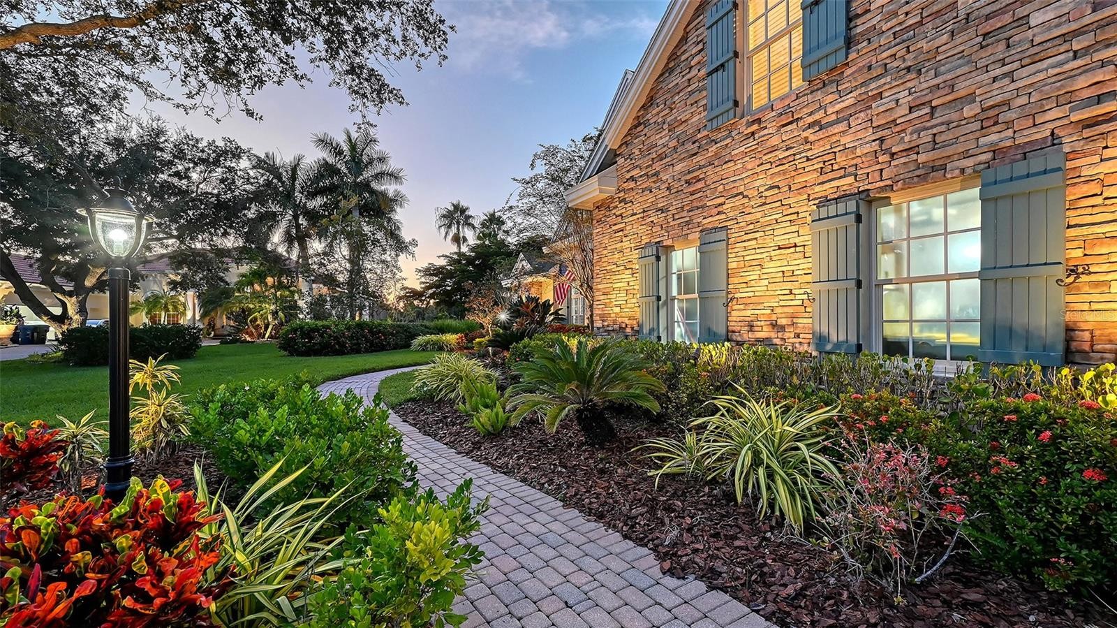 7467 CABBAGE PALM CT