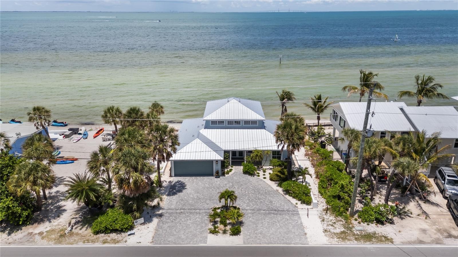 402 S BAY BLVD