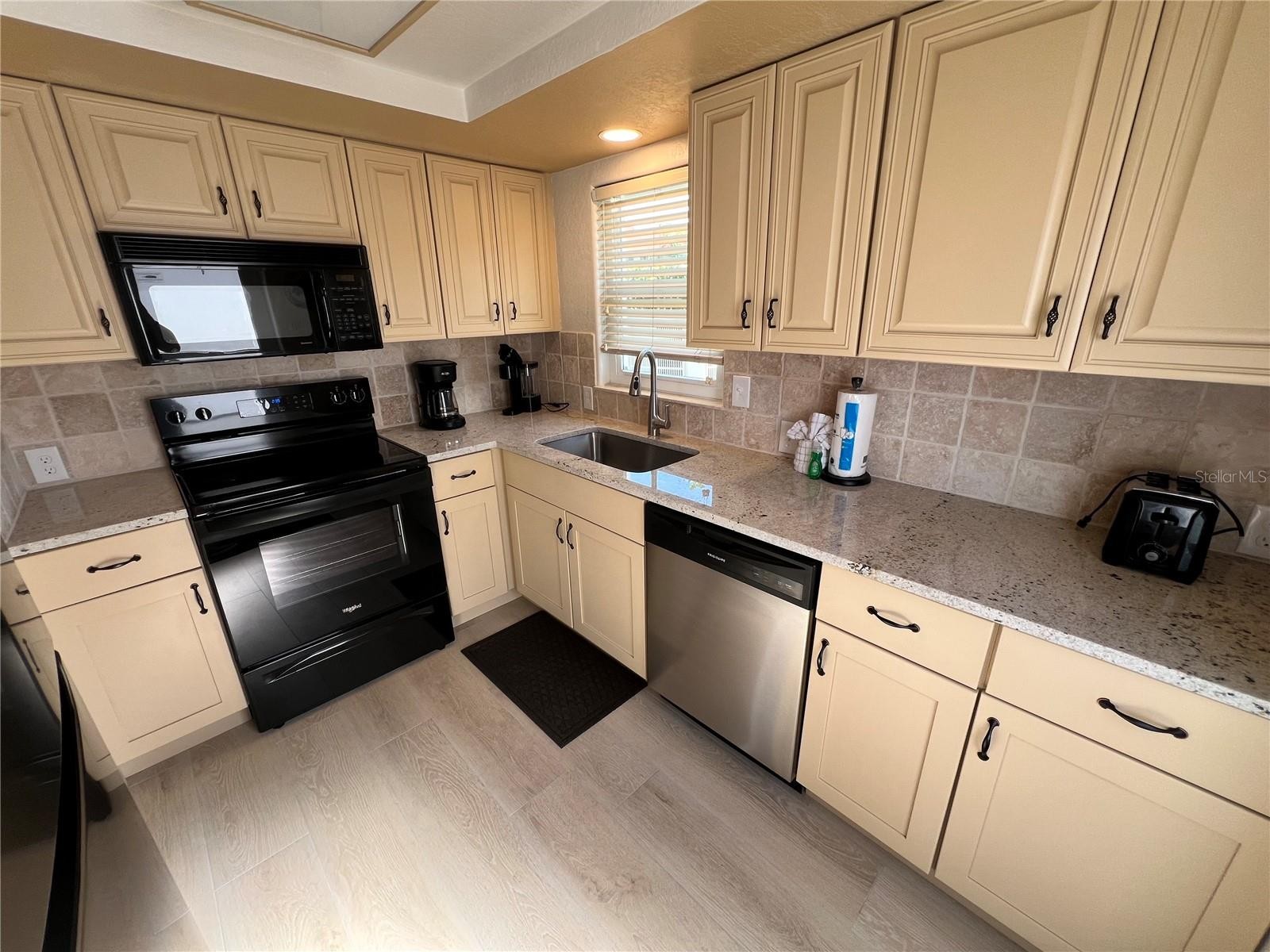 6154 MIDNIGHT PASS RD #D09