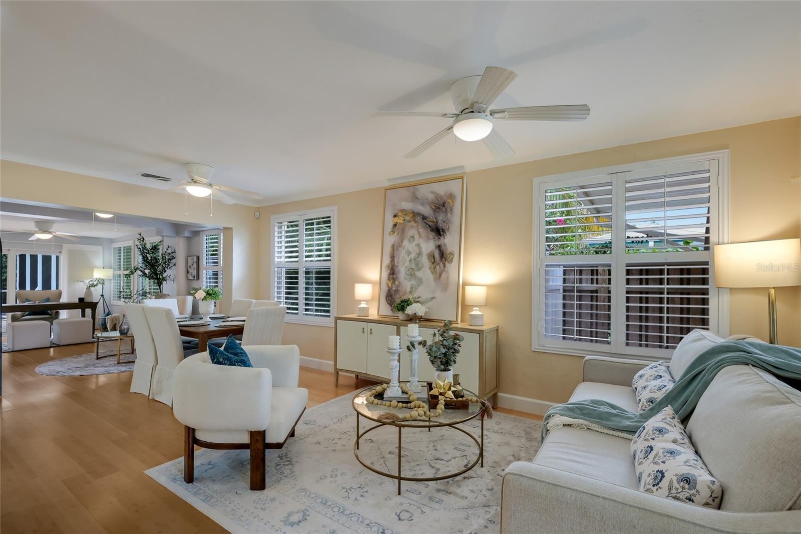 128 S WASHINGTON DR