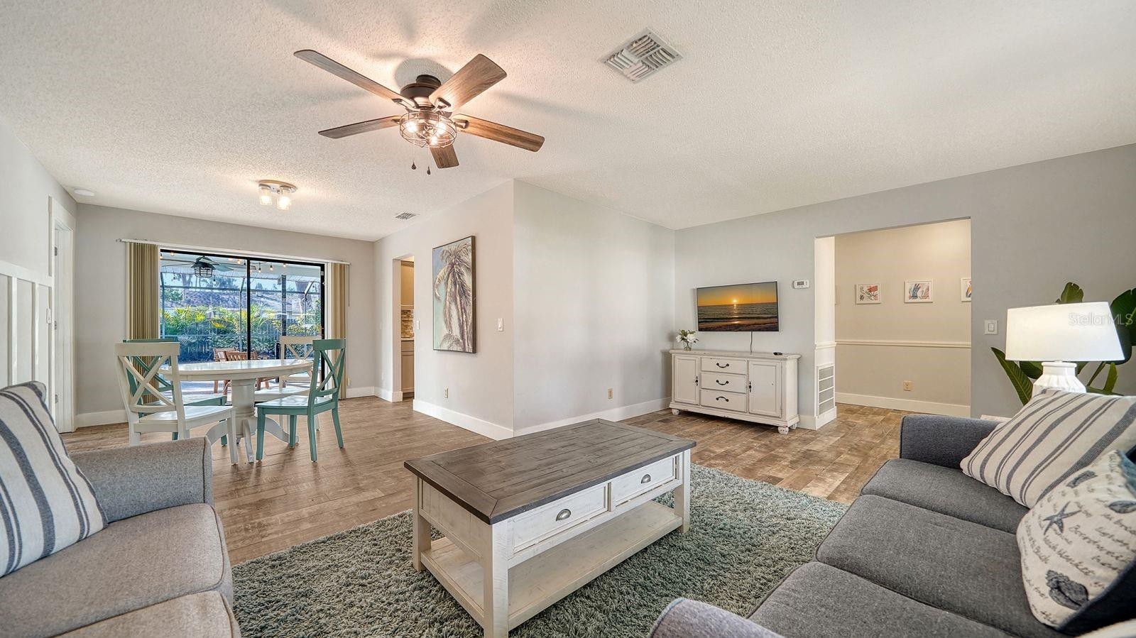 2291 PINE VIEW CIR