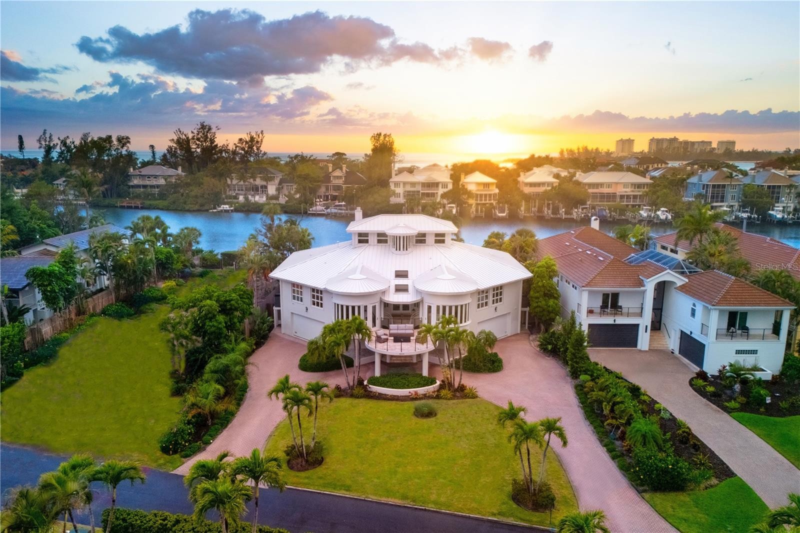 4034 ROBERTS POINT RD