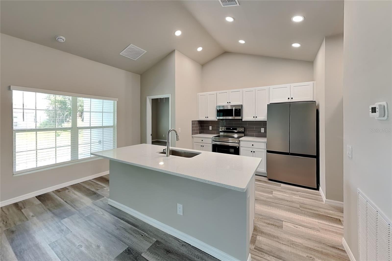 2440 BRONCO LN