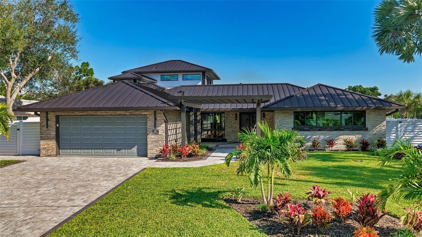 809 IDLEWILD WAY