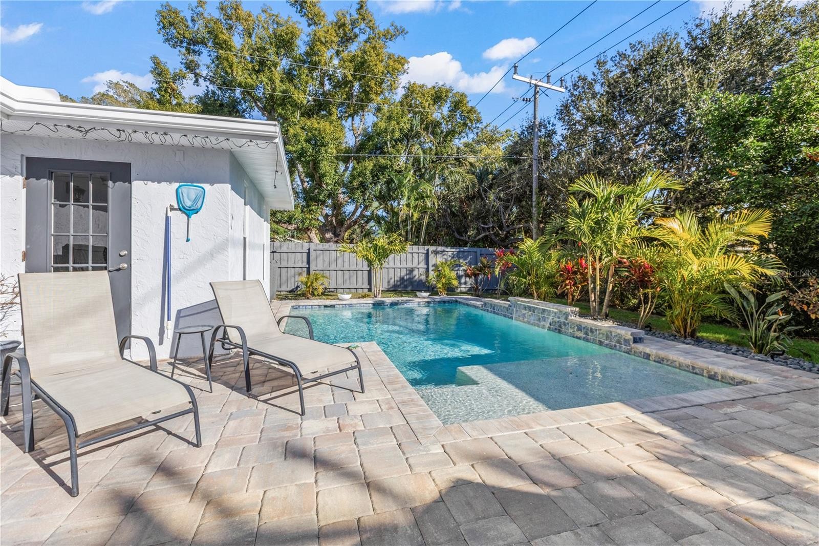 3122 N REGATTA CIR
