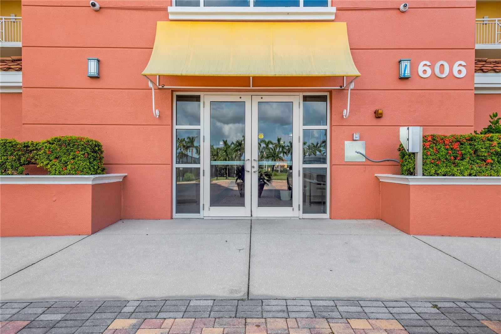 606 RIVIERA DUNES WAY #405