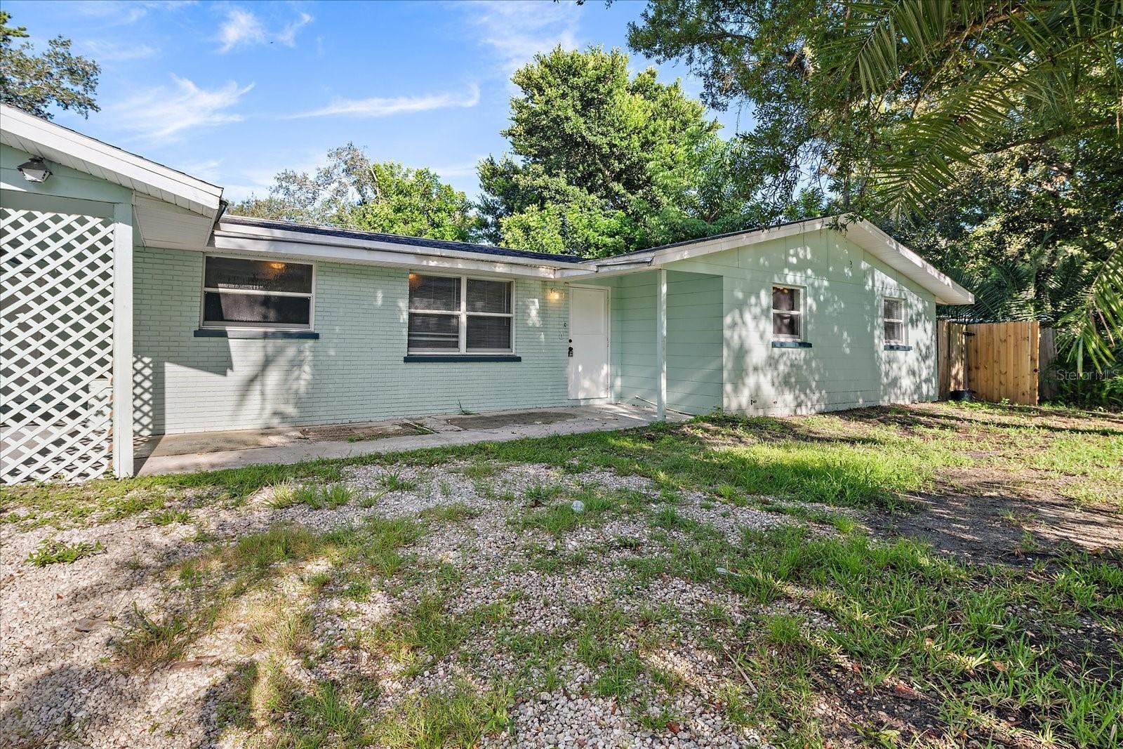 403 PINEWOOD AVE