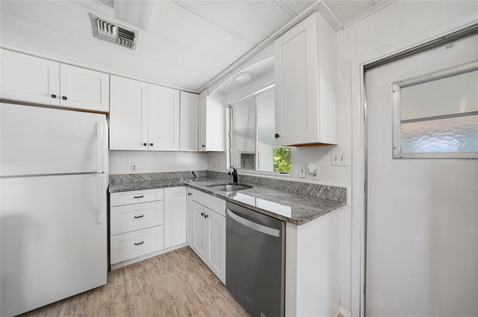 195 S FIJI CIR
